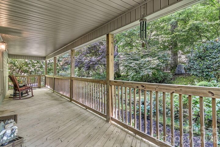 Property Photo: 779 Thissa Way NC 28712