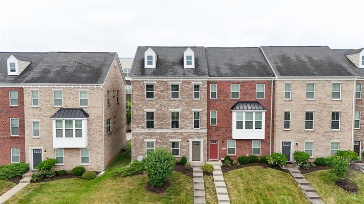 Property Photo: 9558 Cobblestone Walk OH 45069