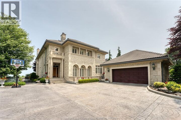 Property Photo:  300 Elmgrove Drive  ON N8N 3S4 