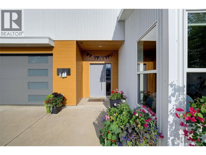 Property Photo: 3820 20 Street Northeast 11 BC V1E 0G7