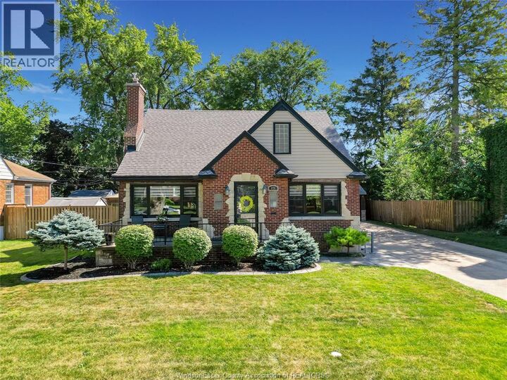 Property Photo: 876 Belle Isle View Boulevard ON N8S 3G3