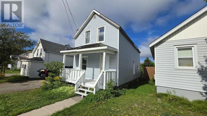 539 John St — photo 1