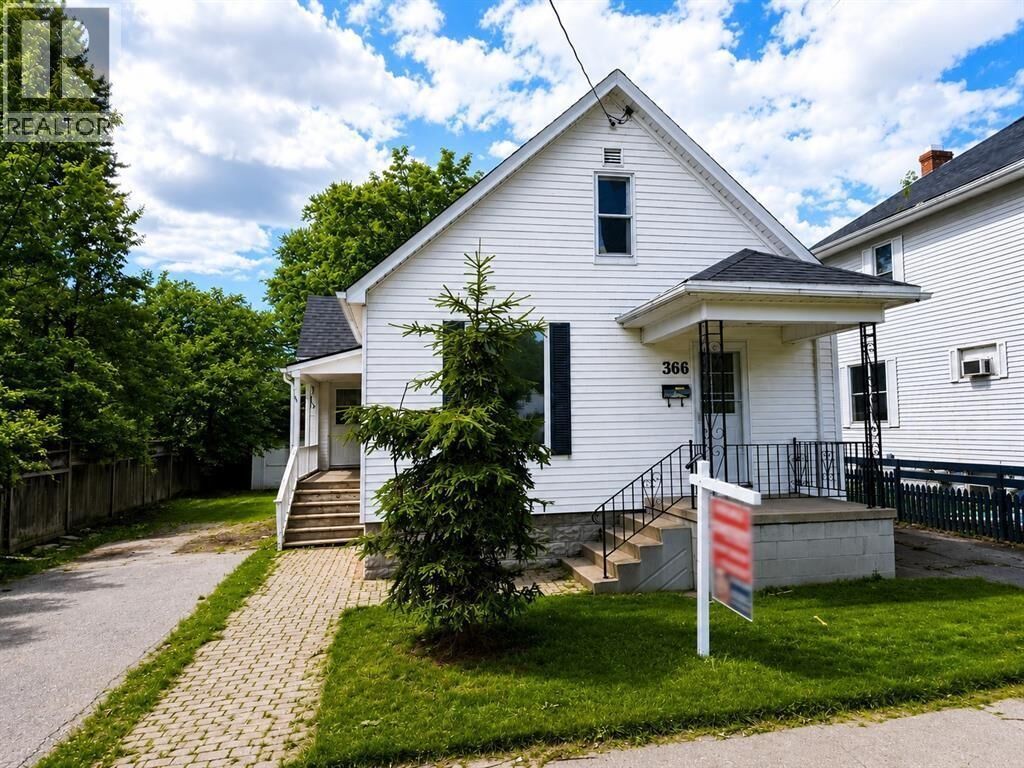 Property Photo:  366 Cromwell Street  ON N7T 3Y8 