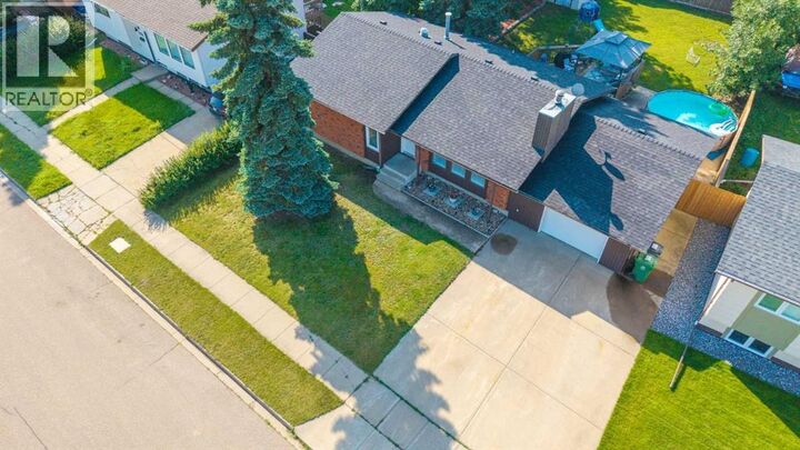 Property Photo: 5509 29 Street AB T9V 2A2