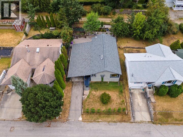 Property Photo:  711 Ibbitson Street  BC V0B 1G3 