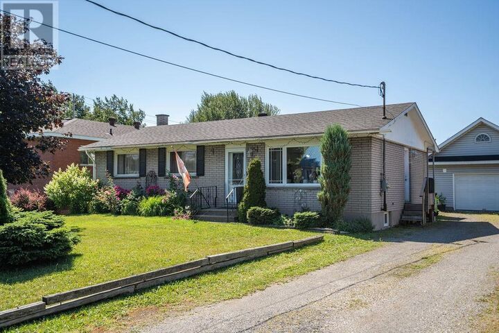 Photo de la propriété:  265 Borden Ave  ON P6C 5J8 