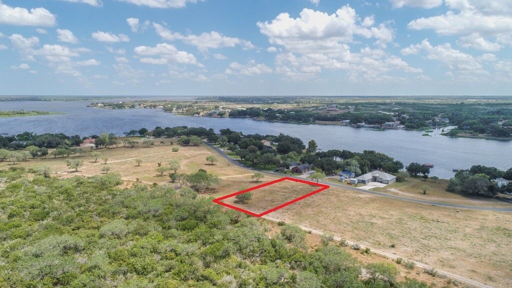 Property Photo: 17 Lakeshore Drive TX 78383