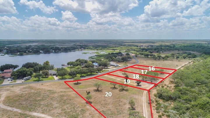 Property Photo:  18 Lakeshore Drive  TX 78383 