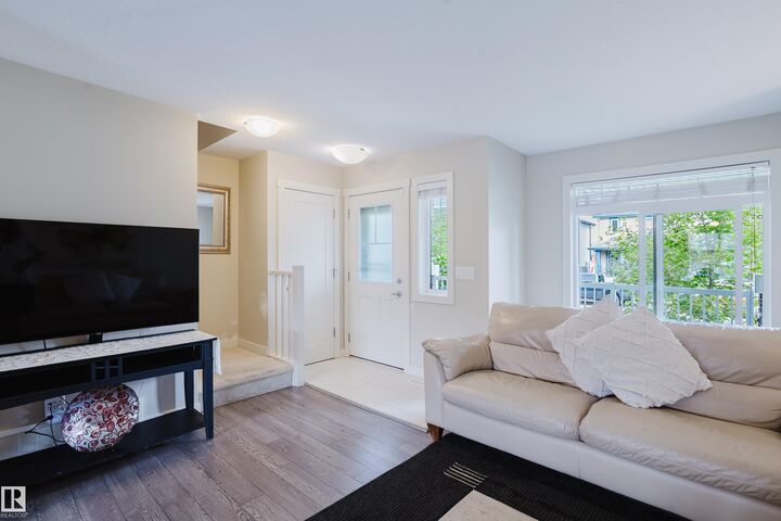 Property Photo:  124 Cy Becker Boulevard NW  AB T5Y 0X9 
