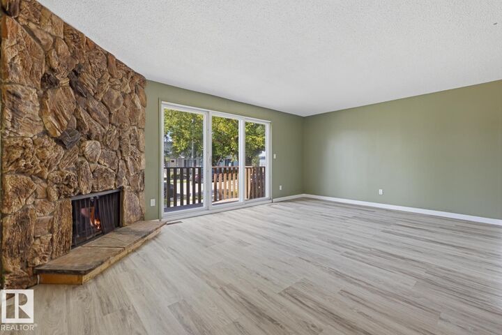 Property Photo:  10235 152 Street NW  AB T5P 1Y3 
