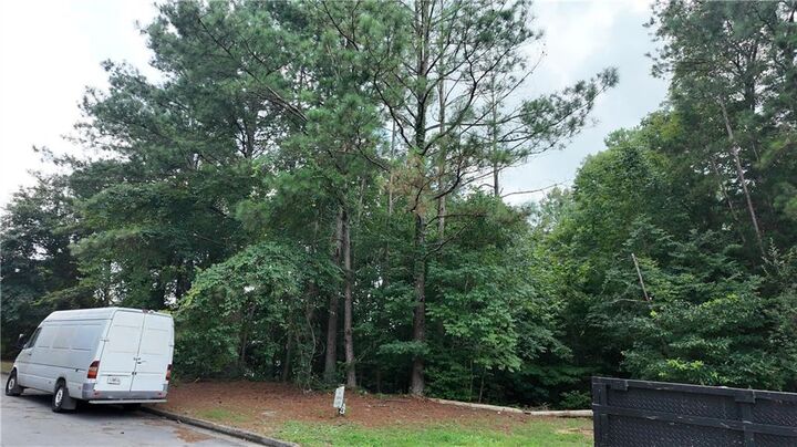 Property Photo: 5221 Sandy Shores Court GA 30038