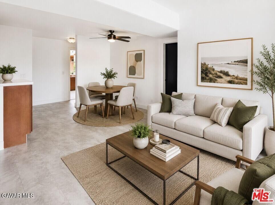Property Photo:  2507 E 15th Street Unit 104  CA 90804 