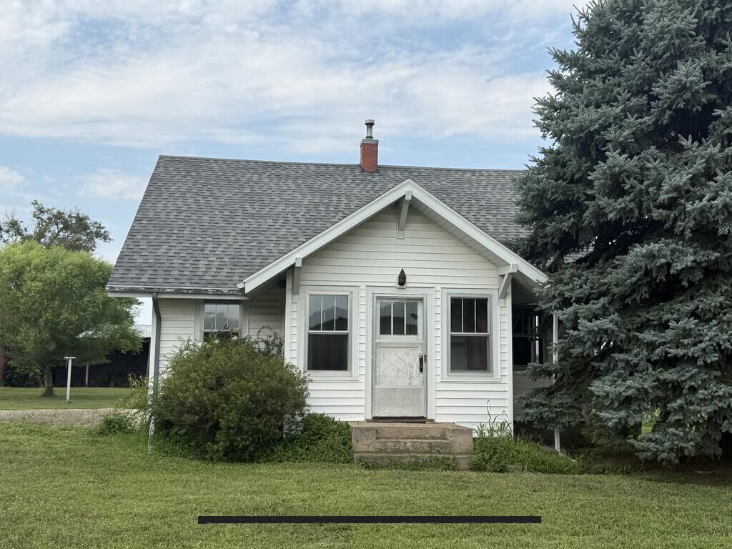 Property Photo:  1807 Highway 66  NE 68846 