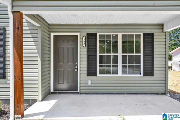 Property Photo: 209 Dean Avenue AL 35077