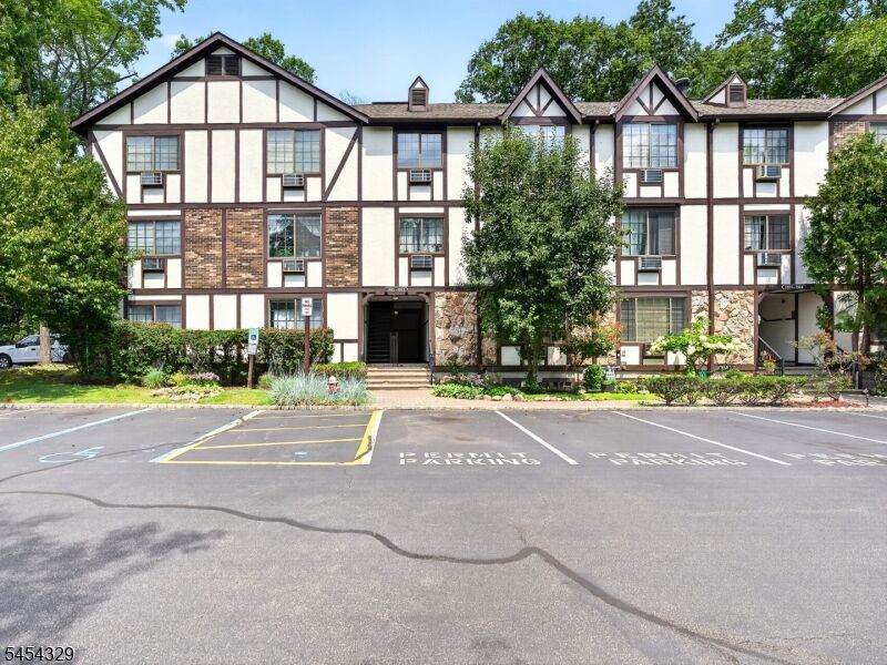 Property Photo:  1510 Faulkner Ct  NJ 07430 