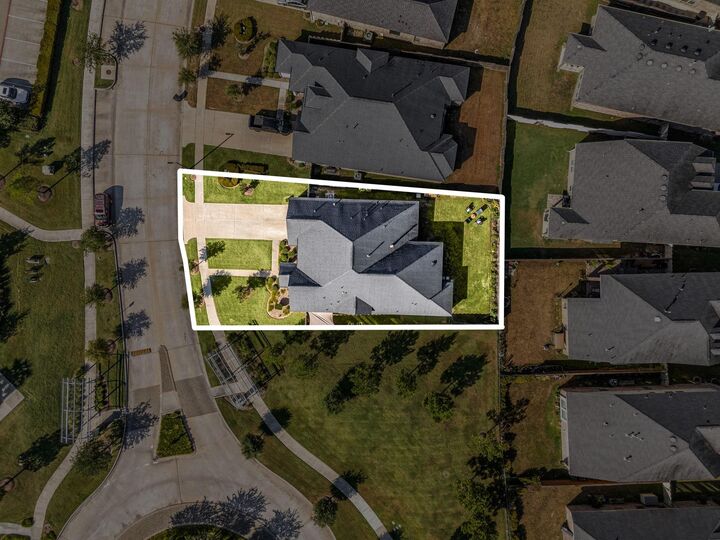 Property Photo: 10095 Preserve Way TX 77385