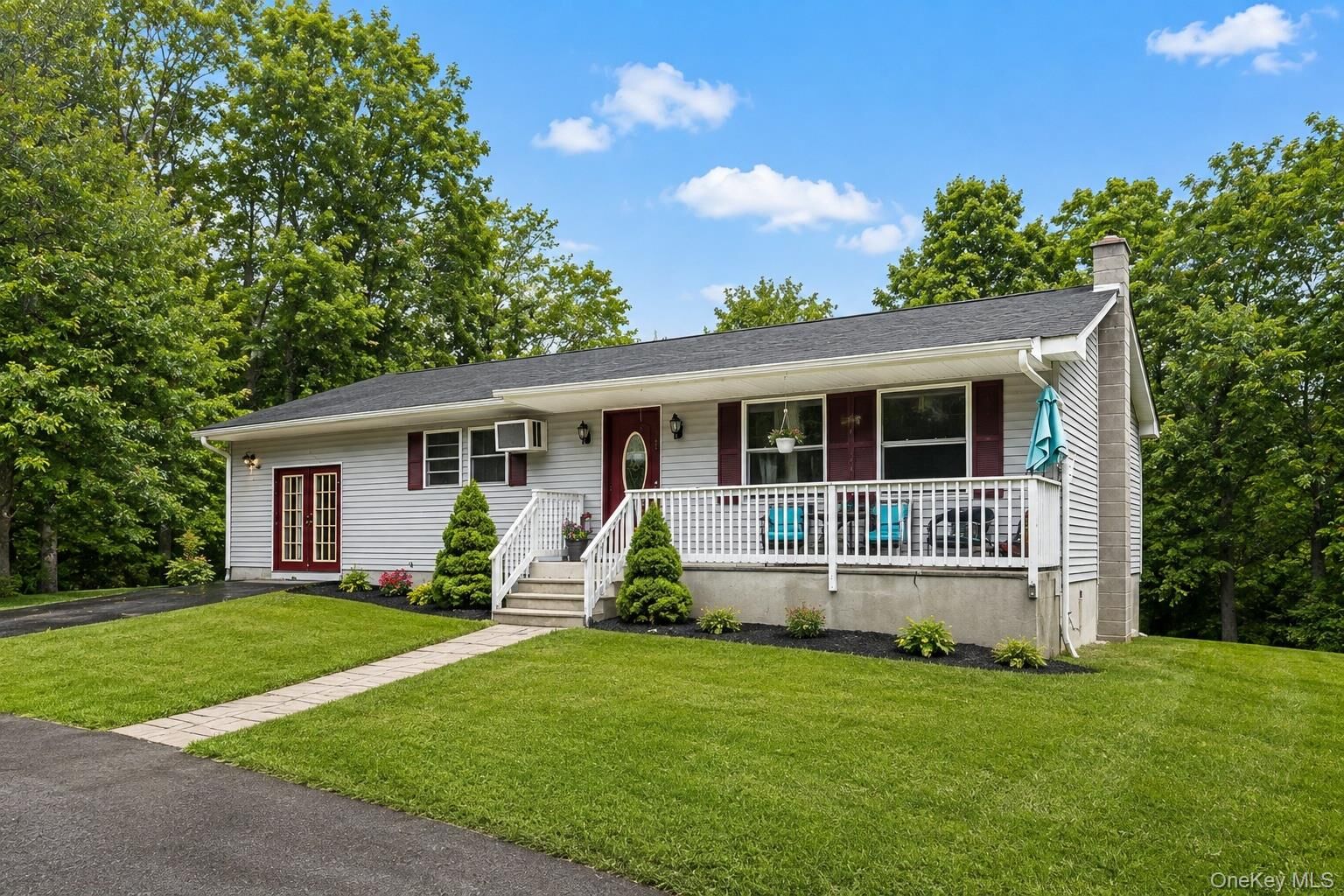 Property Photo:  164 Brookside Farms Road  NY 12550 
