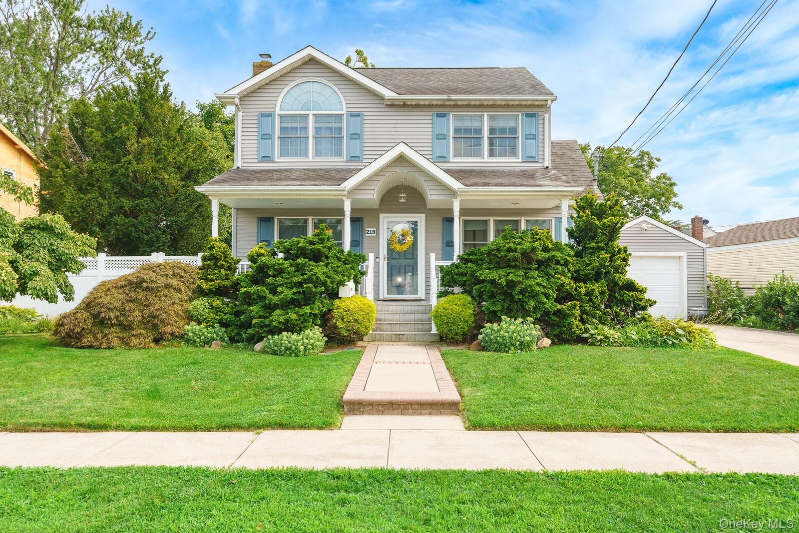 Property Photo:  219 Leonard Street  NY 11710 