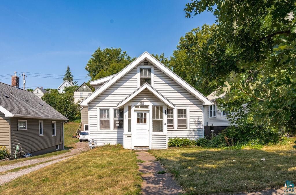 Property Photo: 2211 W 7th St MN 55806