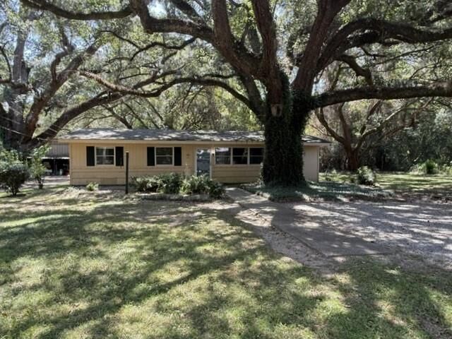 Property Photo: 904 Dauphine Circle AL 36526