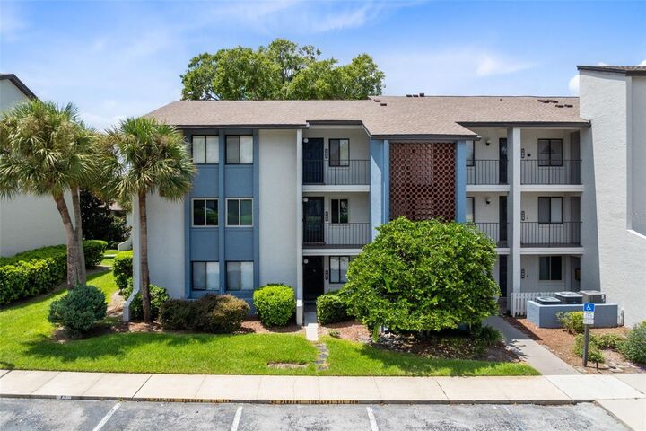 Property Photo:  11 Escondido Circle 102  FL 32701 