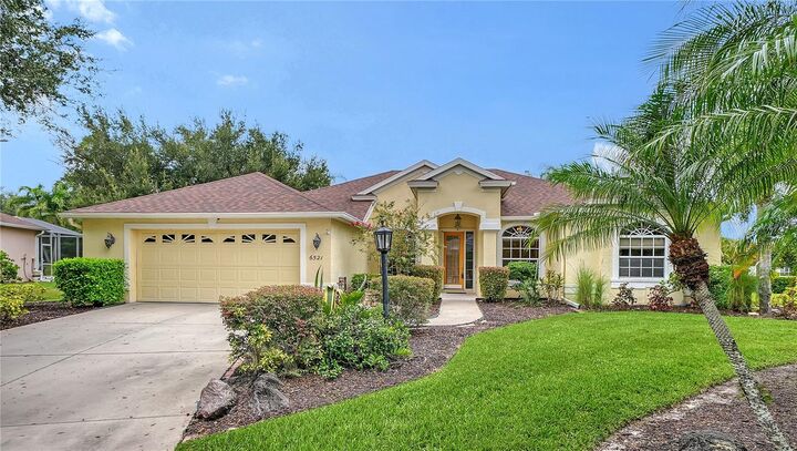 Property Photo:  6521 Sundew Court  FL 34202 