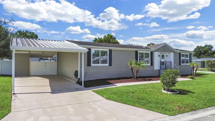 Property Photo:  490 Lindsey Dr  FL 33809 