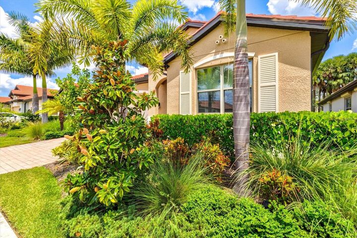Property Photo: 308 Soliera Street FL 34275