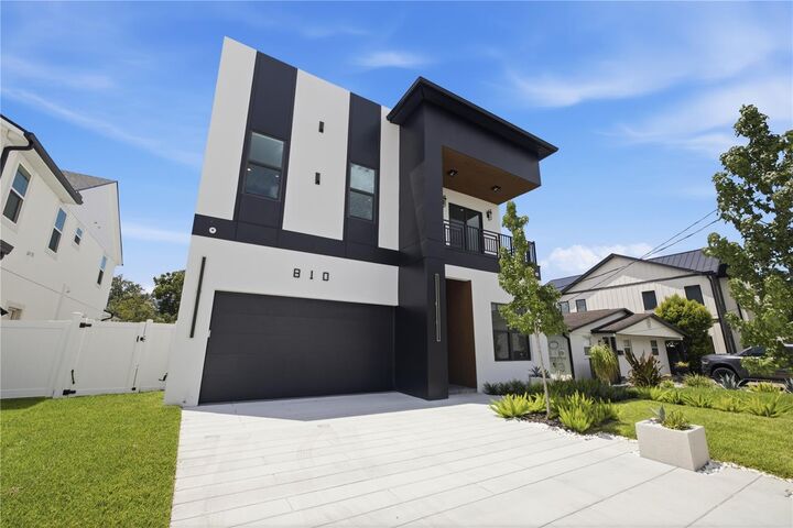 Property Photo:  810 W Braddock Street  FL 33603 