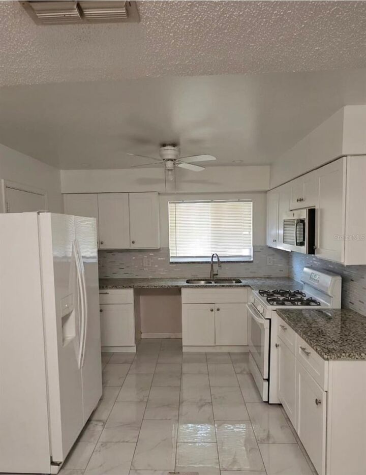 Property Photo: 4941 Goucher Lane FL 32821