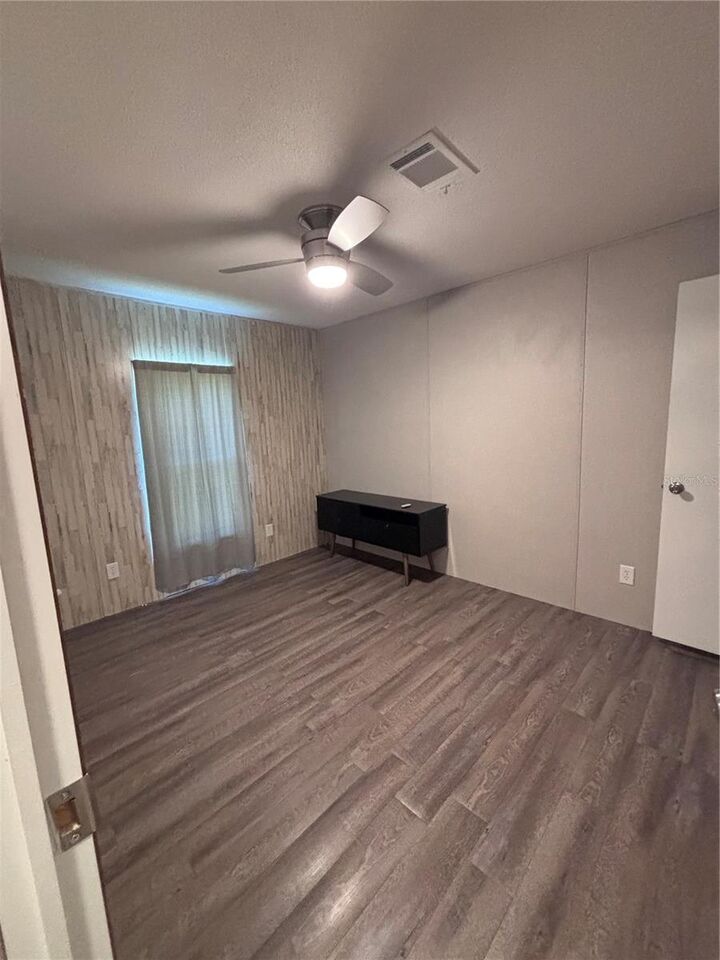 Property Photo:  133 Oak Circle  FL 32148 