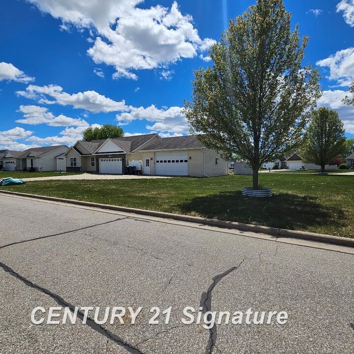 Property Photo:  3891 Mystic Trail  MI 48603-8505 