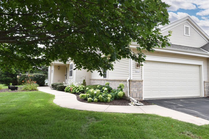 Property Photo: 2911 Clear Water Ln WI 53189