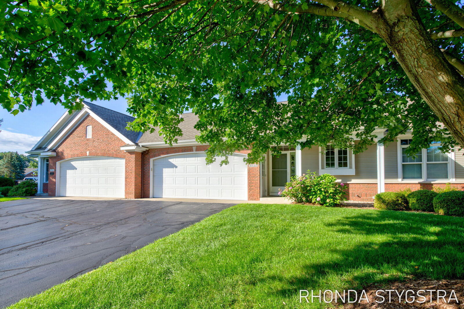 Property Photo: 4732 Charleston Court MI 49423