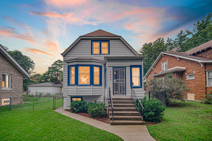 Property Photo: 10450 S Church Street IL 60643