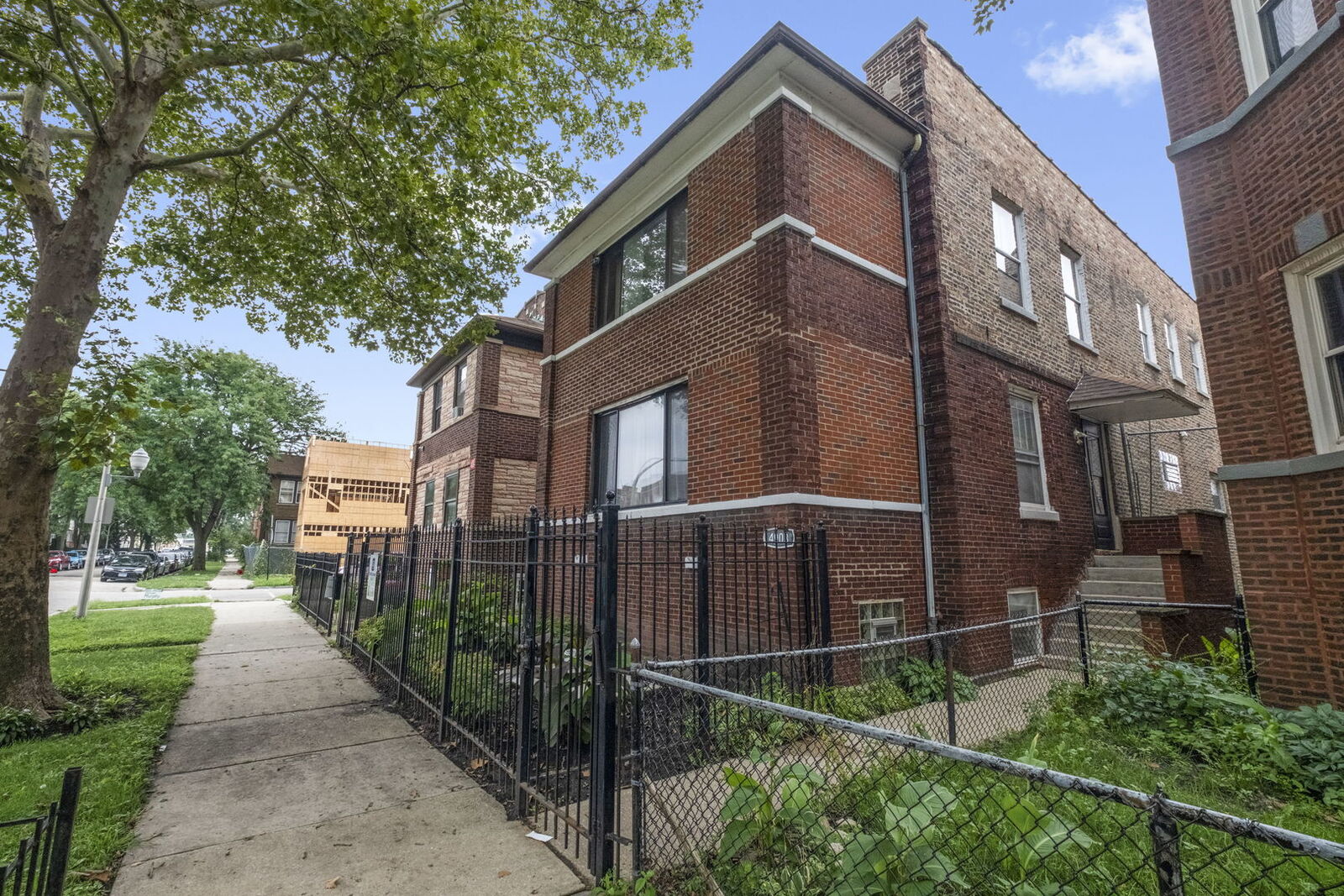 Property Photo: 4903 W Rice Street IL 60651