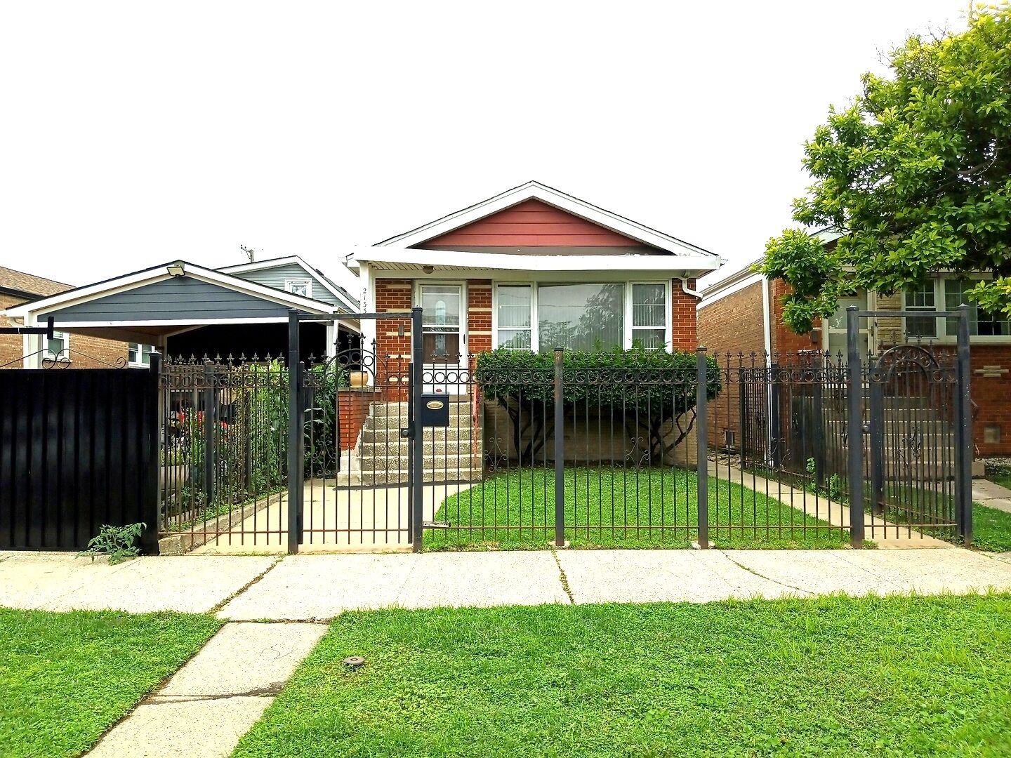 Property Photo:  2133 W 49th Place  IL 60609 