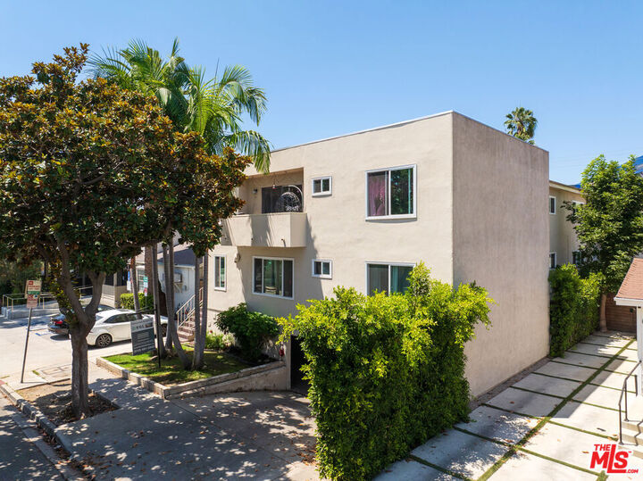 Property Photo:  613 Westbourne Drive  CA 90069 