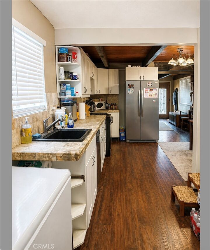 Property Photo:  548 Riverside  CA 92386 