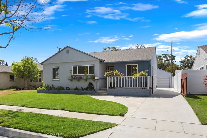 Property Photo:  2842 Silva Street  CA 90712 