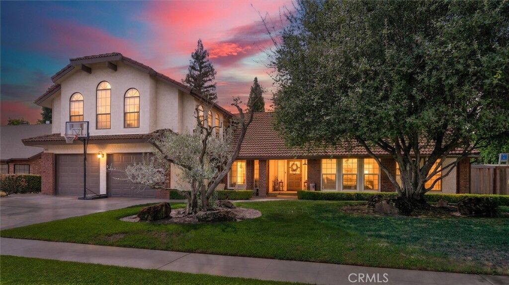 Property Photo: 805 E Kelso CA 93720