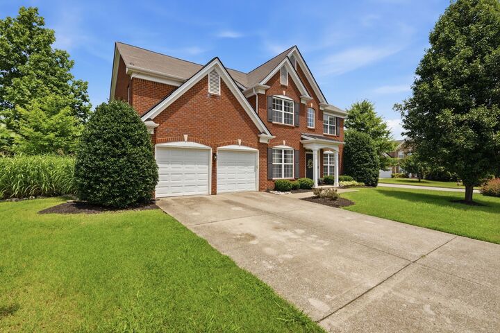 Property Photo: 1851 Erlinger Dr TN 37135