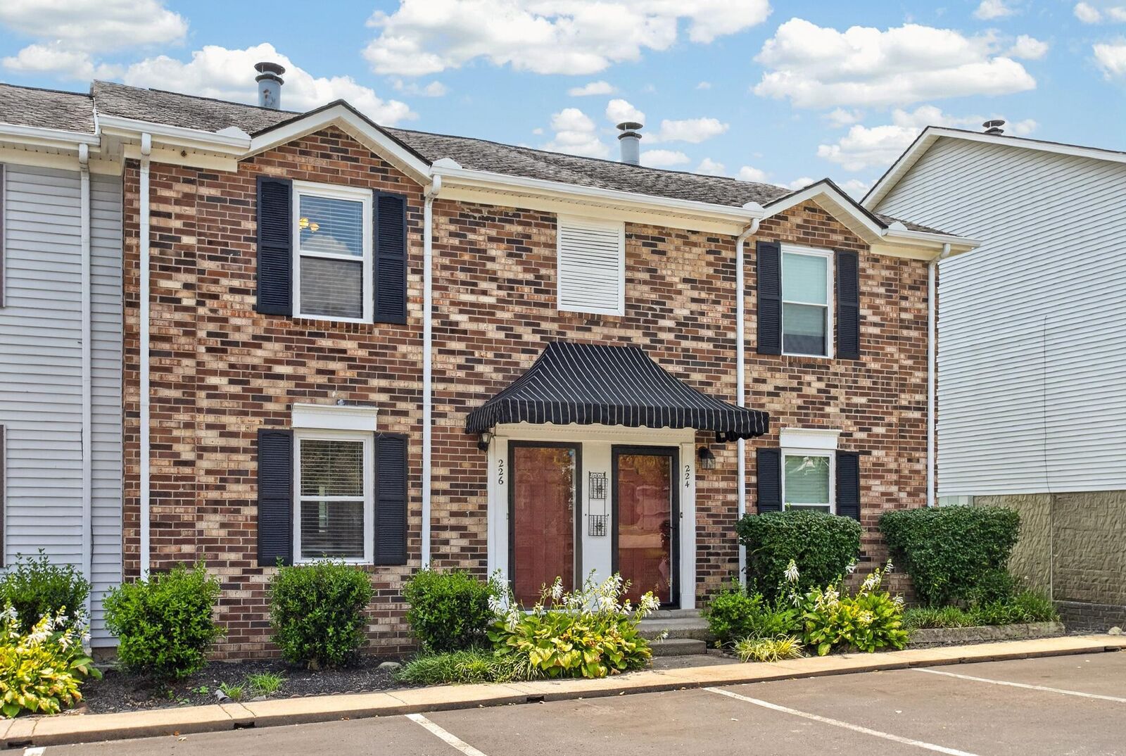 Property Photo: 226 Edgewood Dr TN 37075