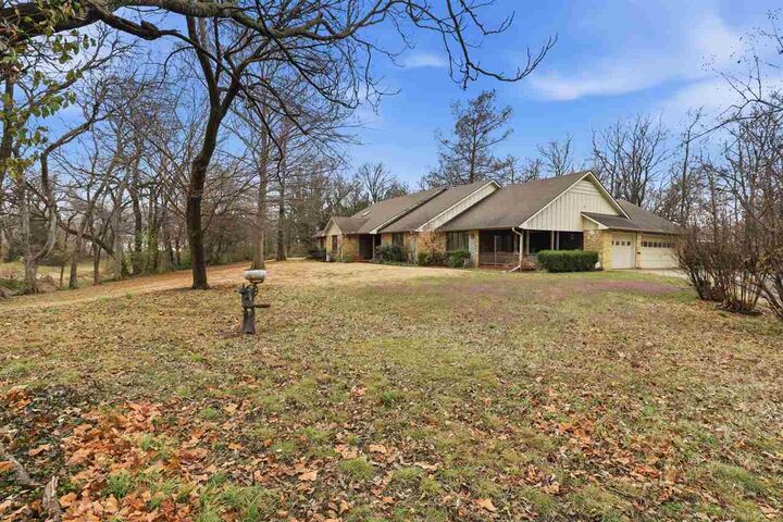 Property Photo:  80 Elmwood  OK 74601 