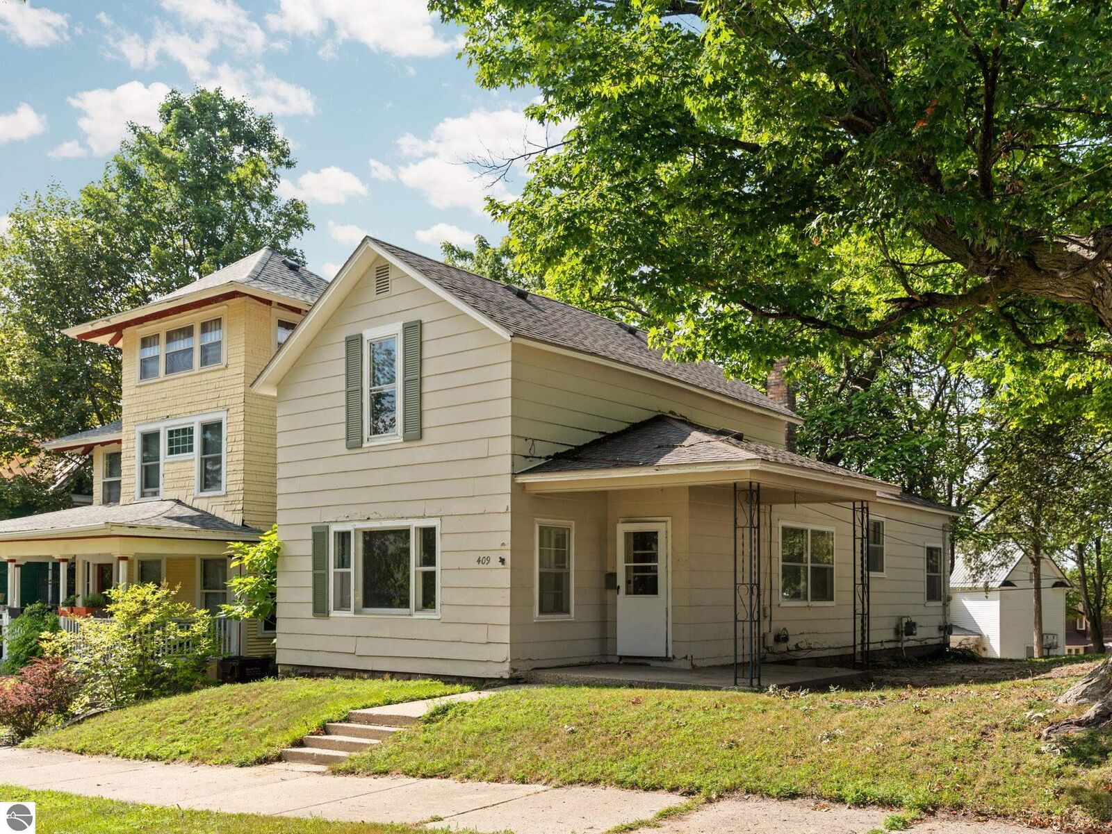 Property Photo:  409 E Harris Street  MI 49601 