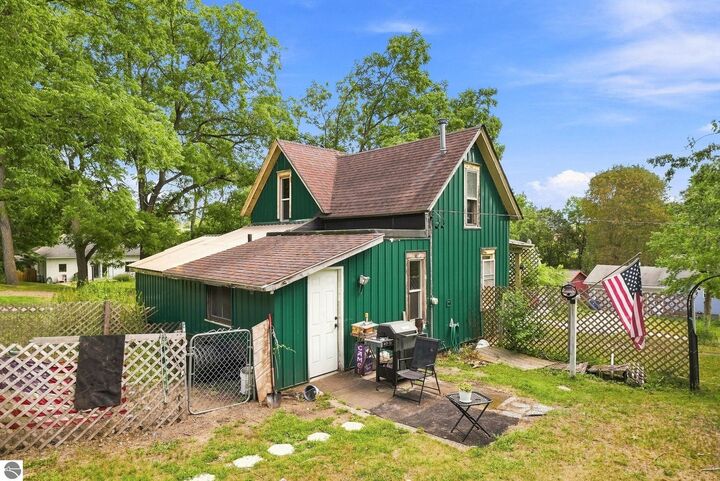 Property Photo:  441 Washington Street  MI 49601 