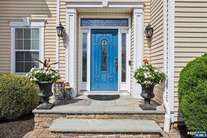 Property Photo:  176 Fox Hill Court  NJ 07849 
