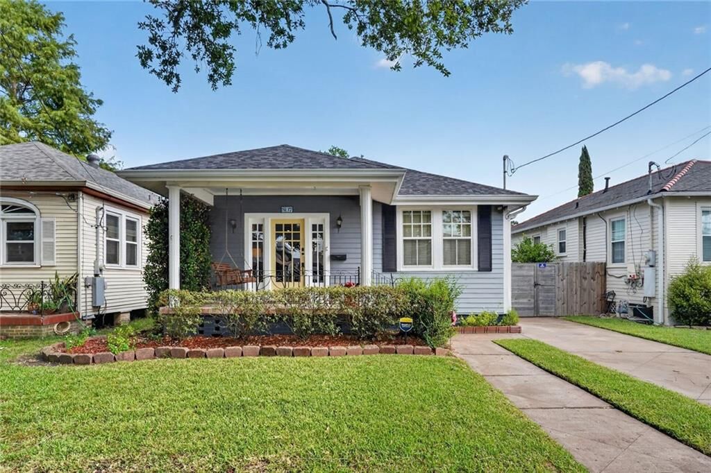 Property Photo:  807 Navarre Avenue  LA 70124 