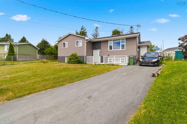 Property Photo: 62 Shalimar Crescent NS B2W 4L8