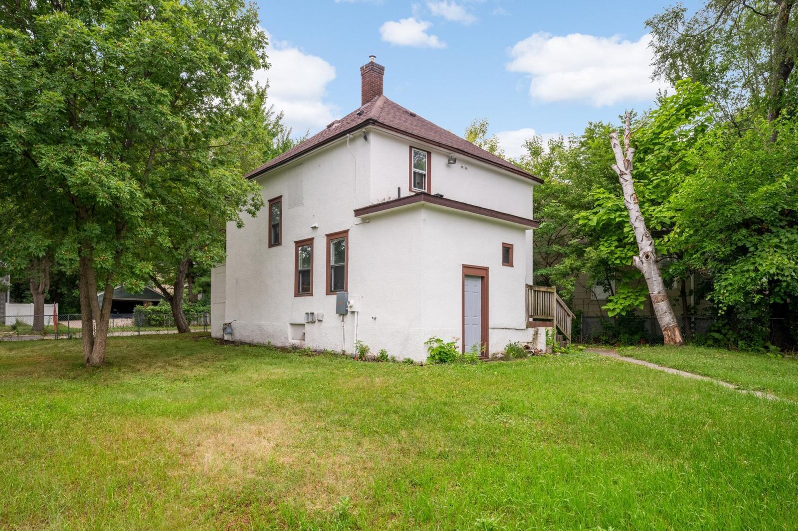 Property Photo: 1118 24th Avenue N MN 55411